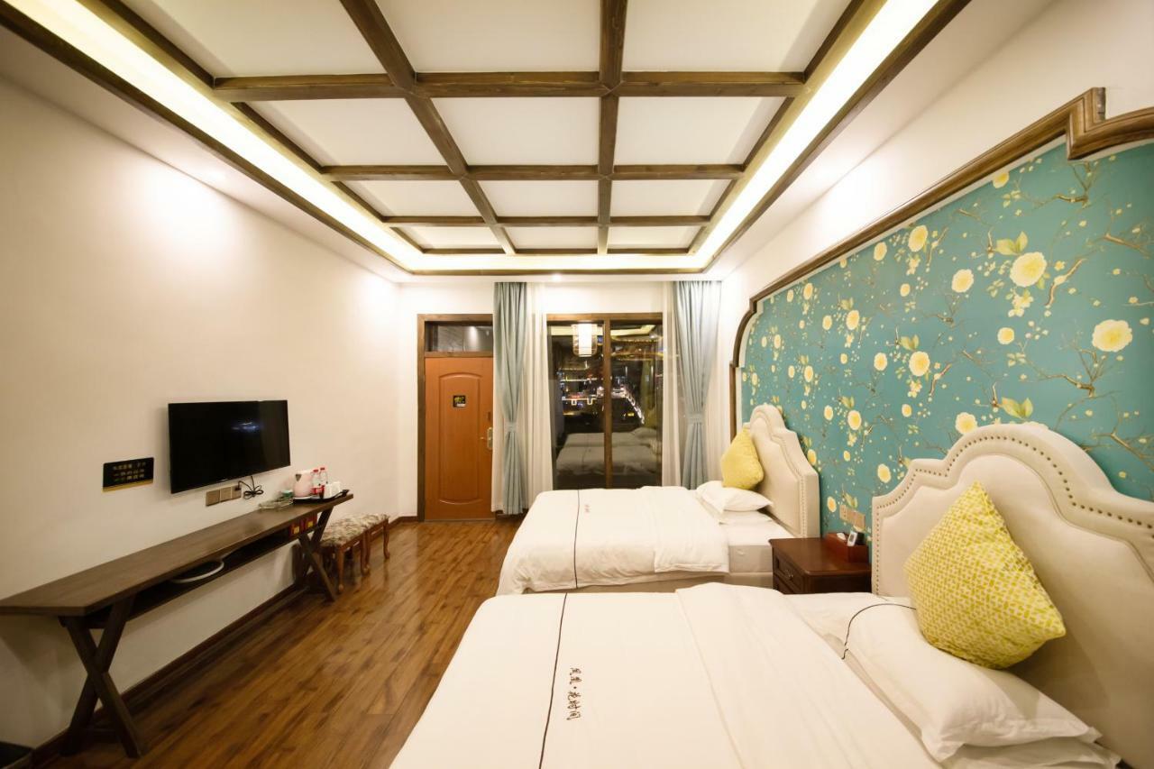 Fenghuang Slowly Time Inn Exterior photo