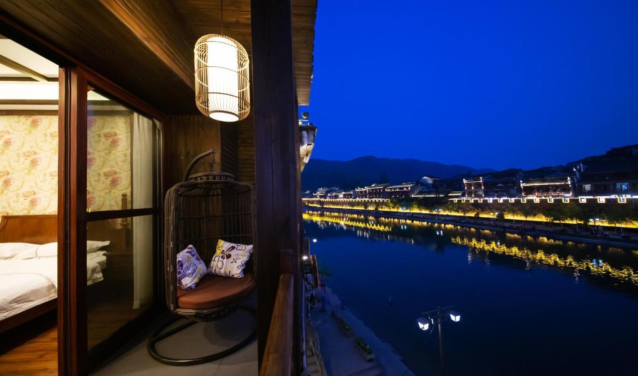 Fenghuang Slowly Time Inn Exterior photo